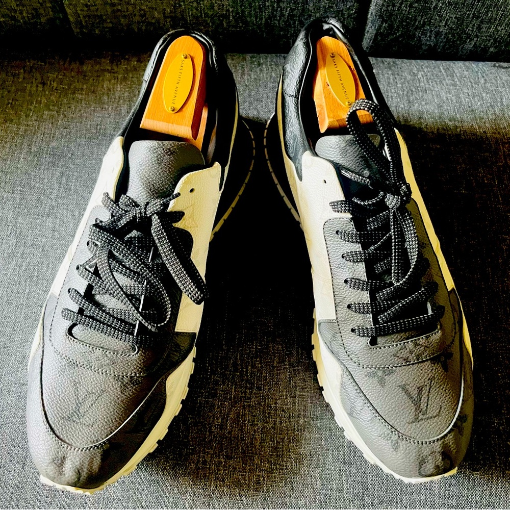 Men’s 91/2 Louis Vuitton sneakers- gently worn once
